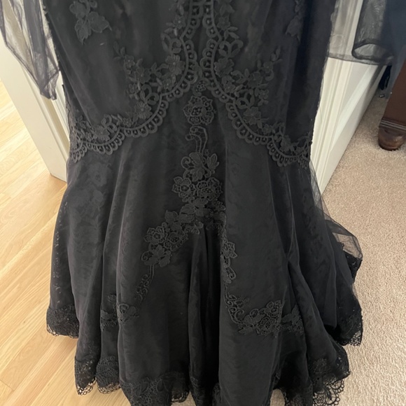 Formal gown - Picture 5 of 6